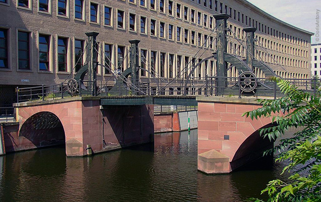 Jungfernbrücke